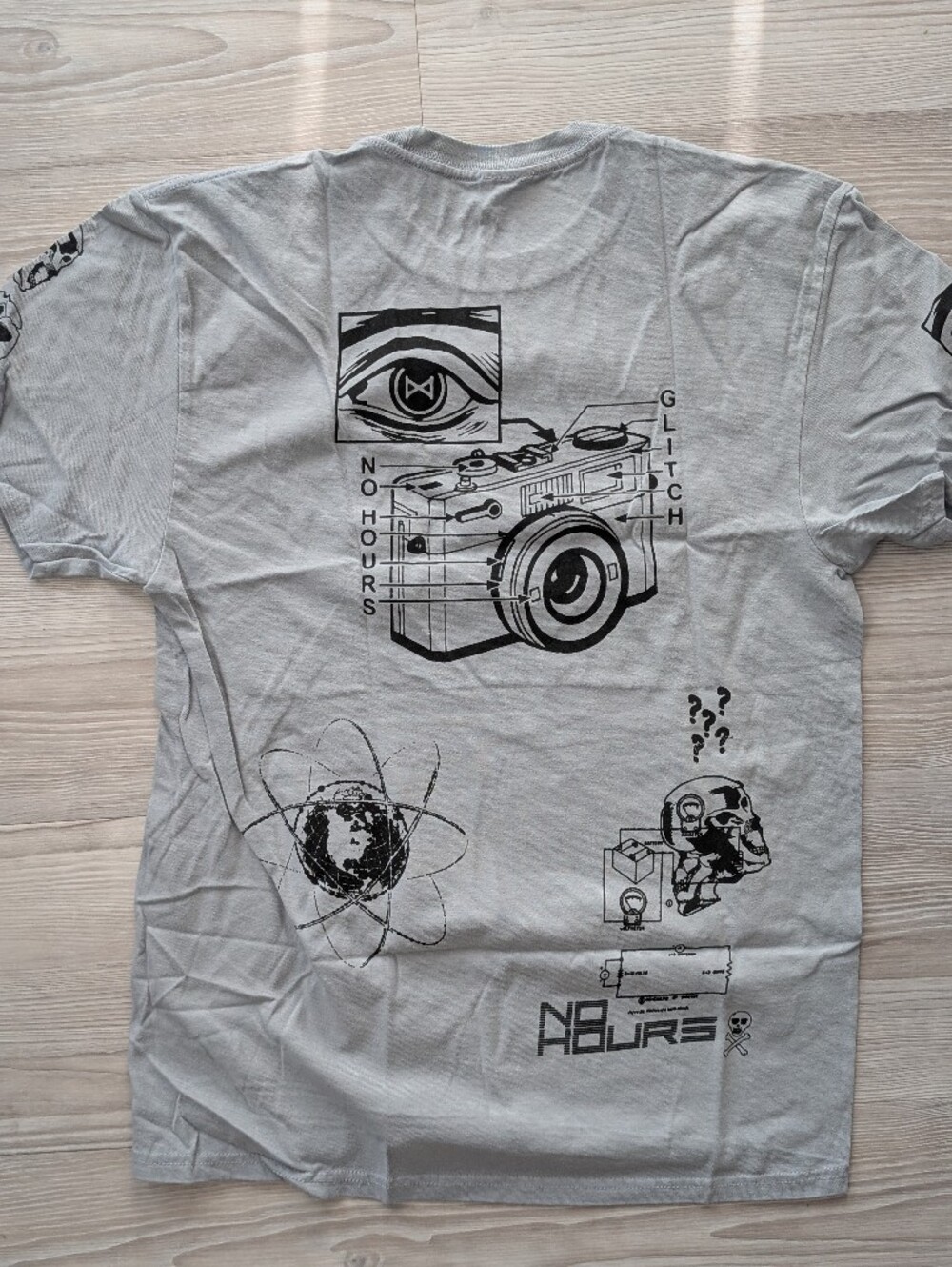 NOHOURS Glitch Graphic Tee Medium Dove Grey Streetwear T-Shirt New